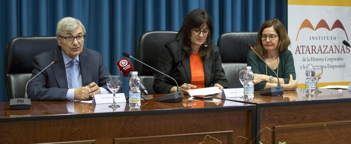 Presentación jornadas El primer franquismo, ¿una economía de guerra? a cargo de Carlos Martínez Shaw, Presidente de Instituto Atarazanas; María Antonia Peña, Rectora de la Universidad de Huelva, y Encarnación Lemus, Catedrática de la Universidad de Huelva